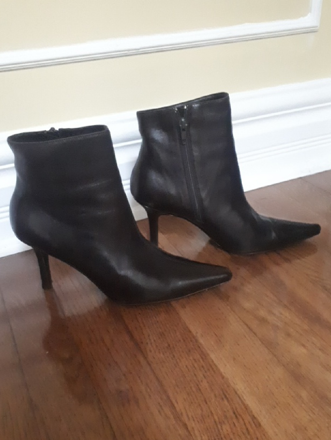 Vintage Cavallini Pointed-Toe Brown Leather Ankle Booties With Side Zip